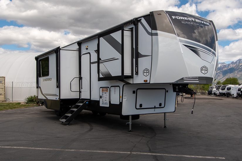 2026 Sandpiper 3710HBFB