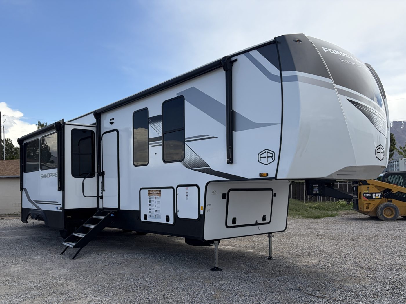 2026 Sandpiper 4002FB